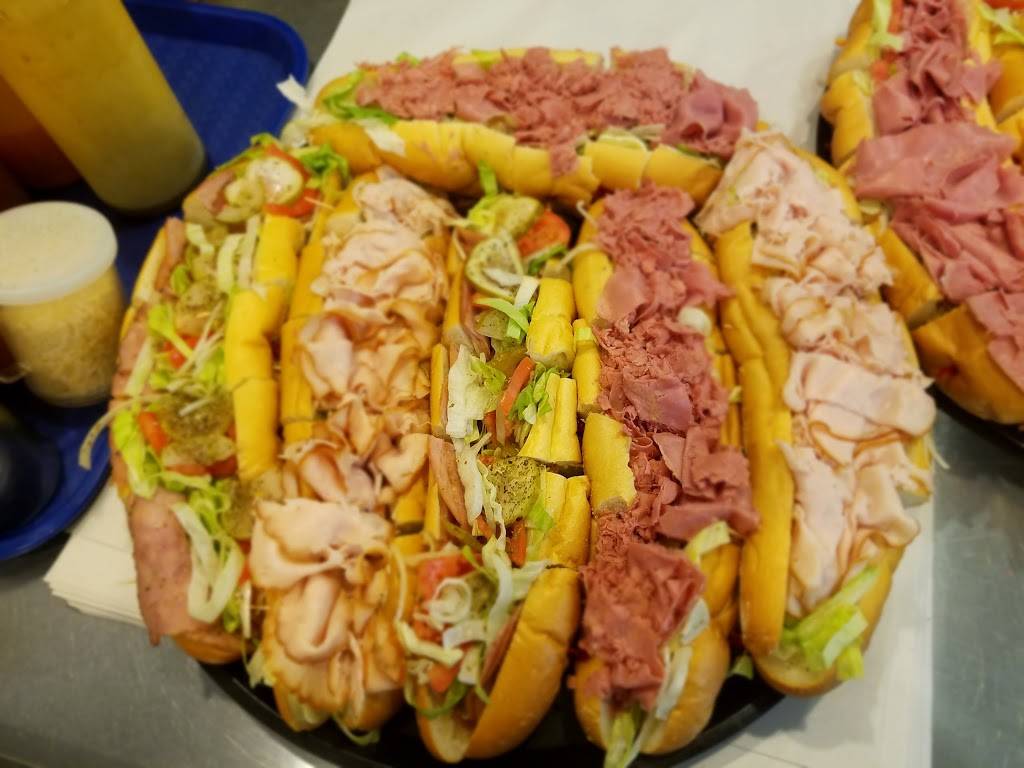 Cottons Place | restaurant | 310 S 52nd St, Philadelphia, PA 19143, USA | 2154768024 OR +1 215-476-8024