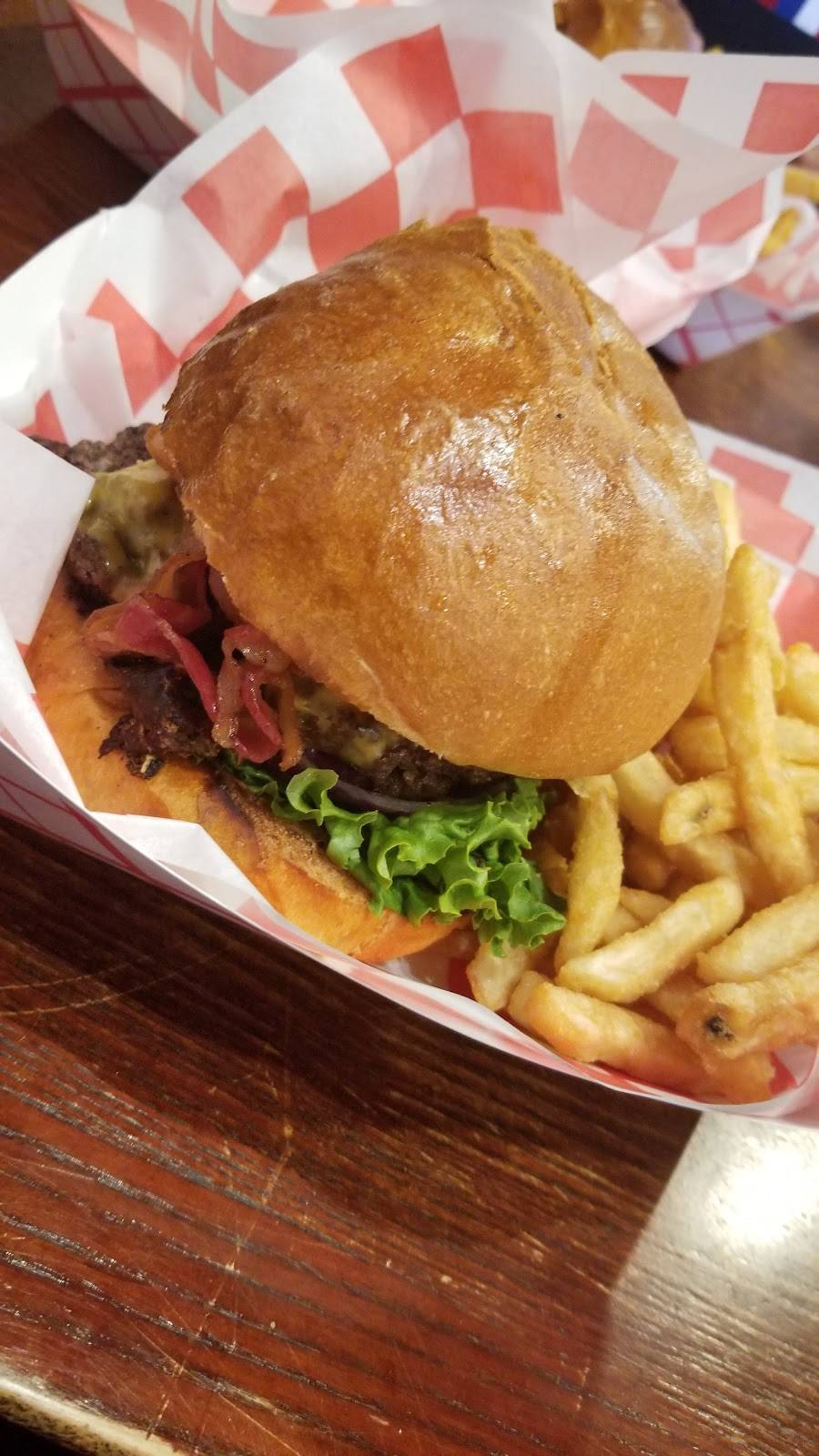 Burger Time | restaurant | 1080 Morris Park Ave, Bronx, NY 10461, USA | 7182396210 OR +1 718-239-6210