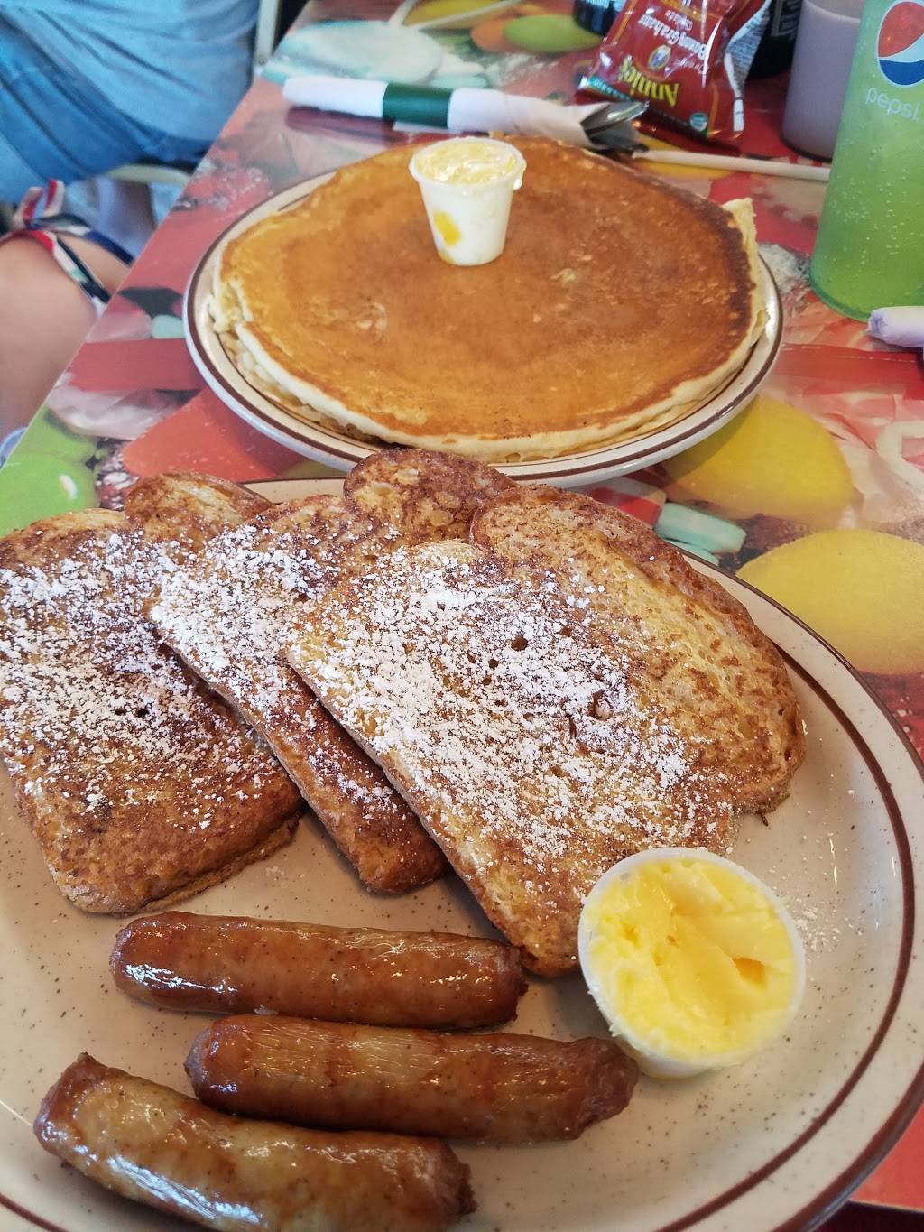 Dairy Deans Family Restaurant | restaurant | 824 4th St, Algoma, WI 54201, USA | 9204875668 OR +1 920-487-5668