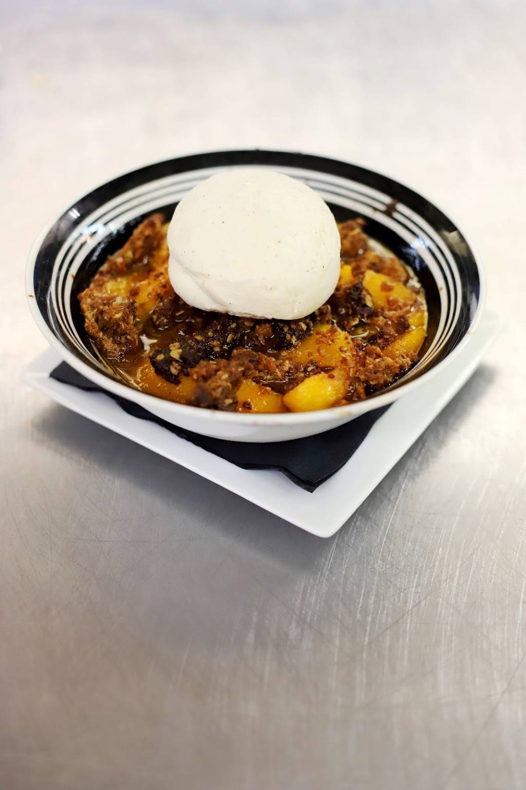 The Landing at Chandlers | restaurant | 501 Yacht Club Dr, Rockwall, TX 75032, USA | 4697691148 OR +1 469-769-1148