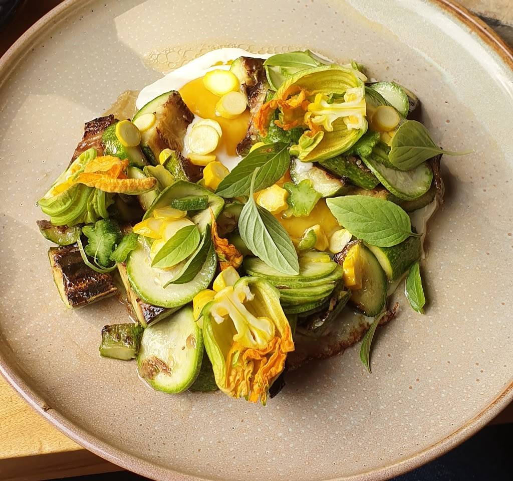 Réservoir | restaurant | 9 Avenue Duluth E, Montréal, QC H2W 1G7, Canada | 5148497779 OR +1 514-849-7779