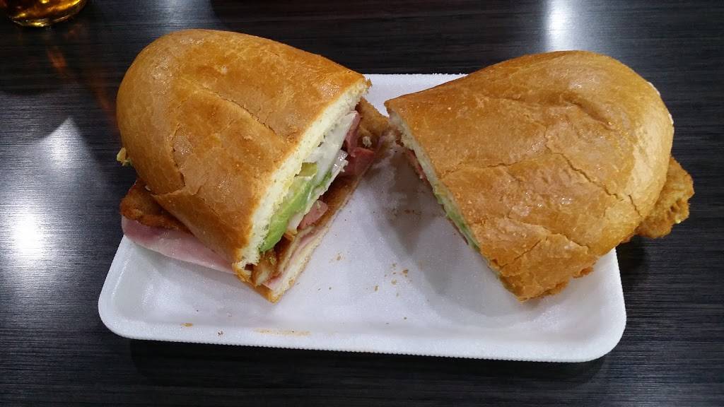 Tortas la Hechizera | restaurant | 1610 E Main St, Grand Prairie, TX 75050, USA | 9726424408 OR +1 972-642-4408