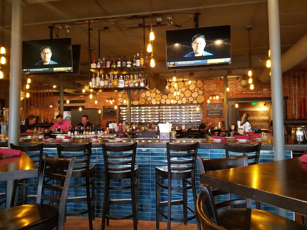 Smokin Fins Restaurant | restaurant | 2575 Littleton Main St, Littleton, CO 80120, USA | 7208081711 OR +1 720-808-1711