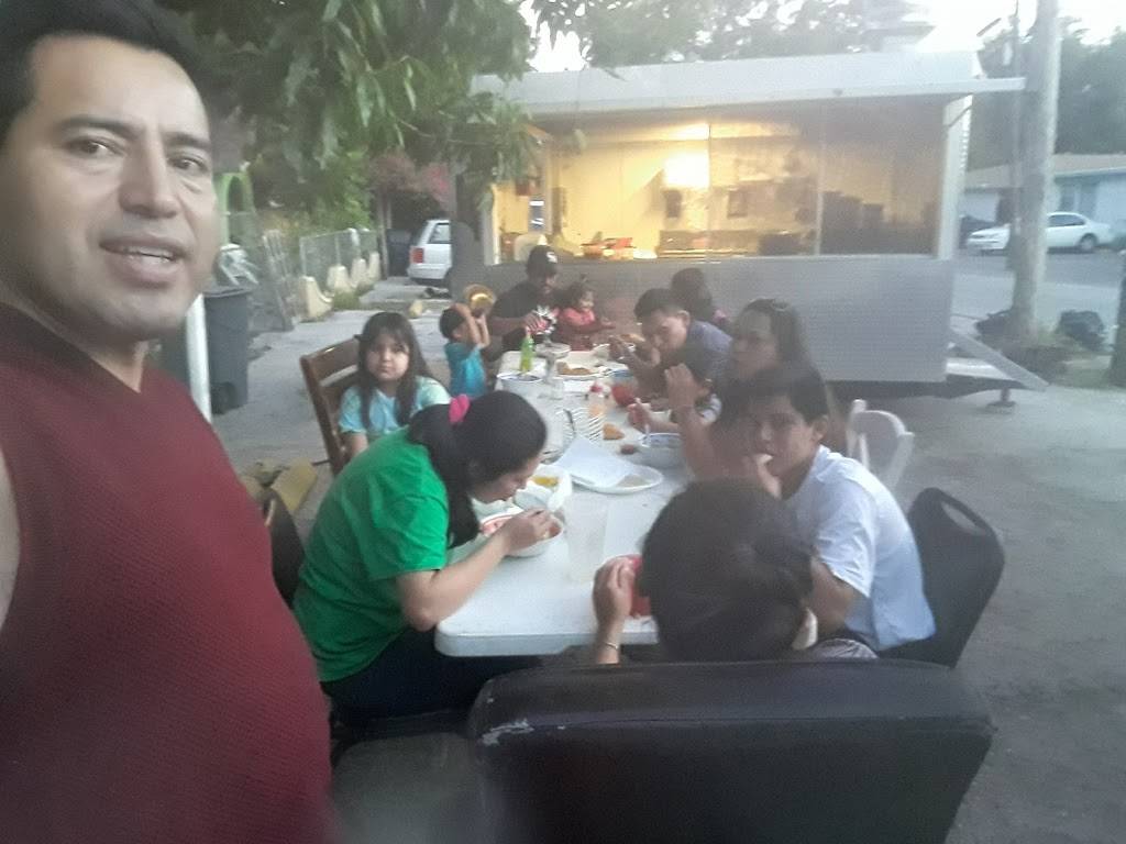 Taqueria Las Mariposas | restaurant | 8739 N 48th St, Tampa, FL 33617, USA | 8133607287 OR +1 813-360-7287