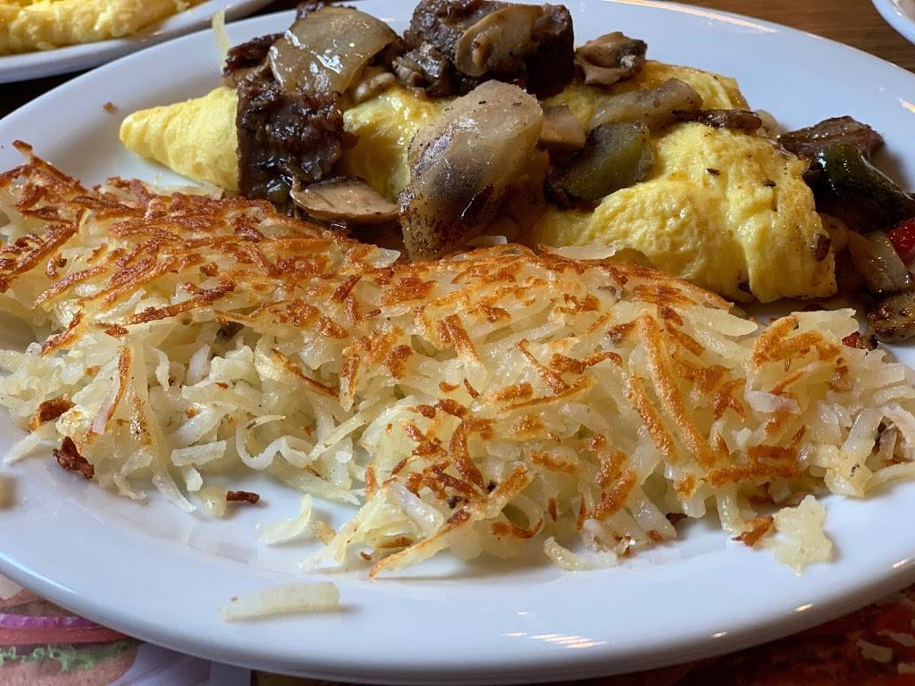 Dennys | restaurant | 4695 S 108th St, Greenfield, WI 53228, USA | 4142098144 OR +1 414-209-8144