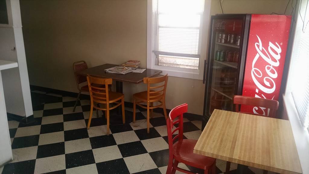 The Pizza Pit | restaurant | 906 Main St, Ashton, IL 61006, USA | 8154532152 OR +1 815-453-2152