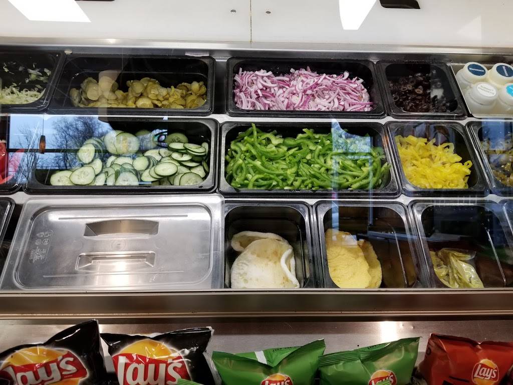 Subway | meal takeaway | 4722 NE Vivion Rd, Kansas City, MO 64119, USA | 8168595375 OR +1 816-859-5375