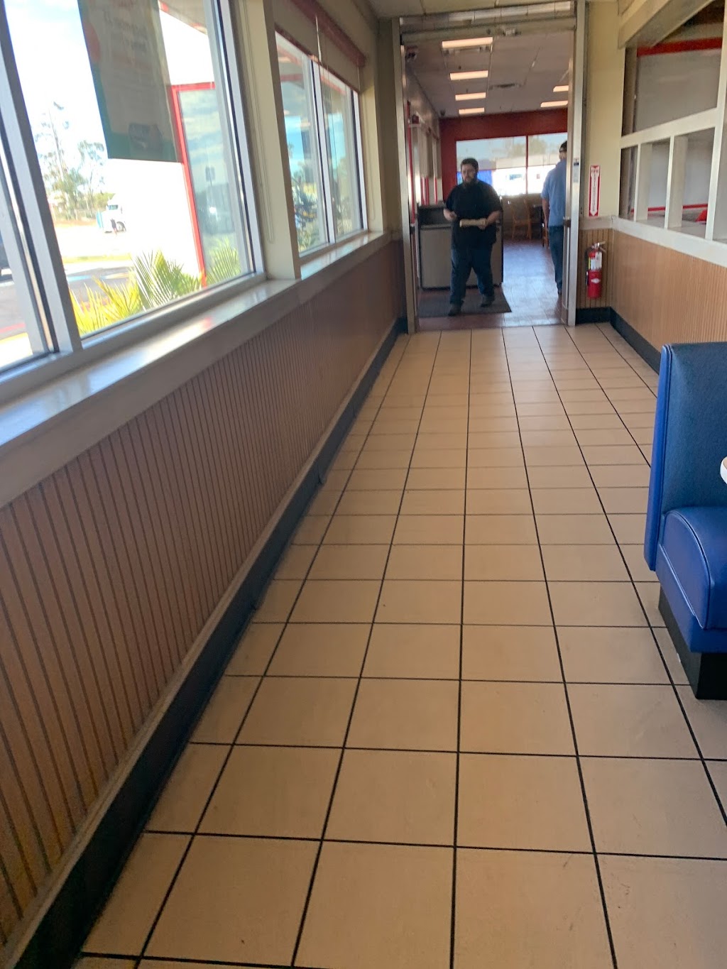 Popeyes Louisiana Kitchen | restaurant | 2112 FL-71, Marianna, FL 32448, USA | 8505263303 OR +1 850-526-3303