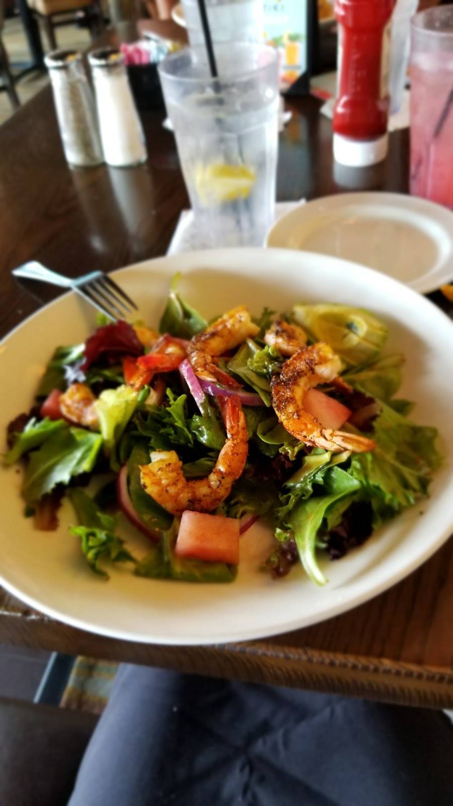 Flying Dutchman | restaurant | 9 Waterfront, Kemah, TX 77565, USA | 2813347575 OR +1 281-334-7575