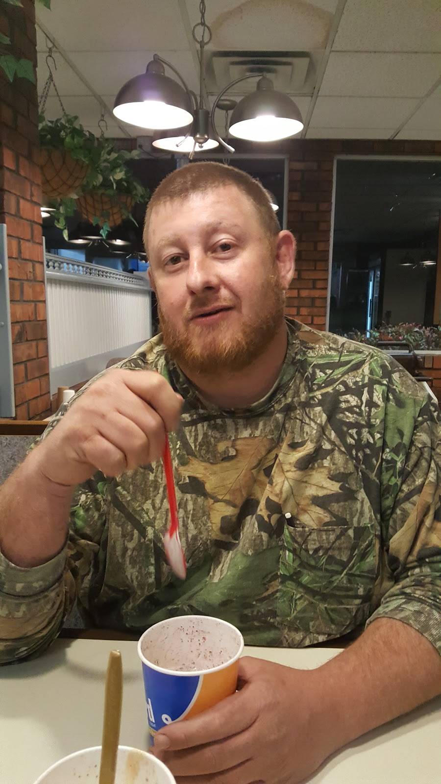 Dairy Queen | restaurant | 555 Elm St, Martin, TN 38237, USA | 7315873511 OR +1 731-587-3511