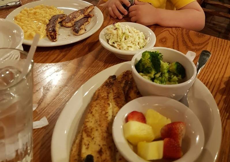 Cracker Barrel Old Country Store | restaurant | 1400 Country Ln, South Hill, VA 23970, USA | 4347742705 OR +1 434-774-2705