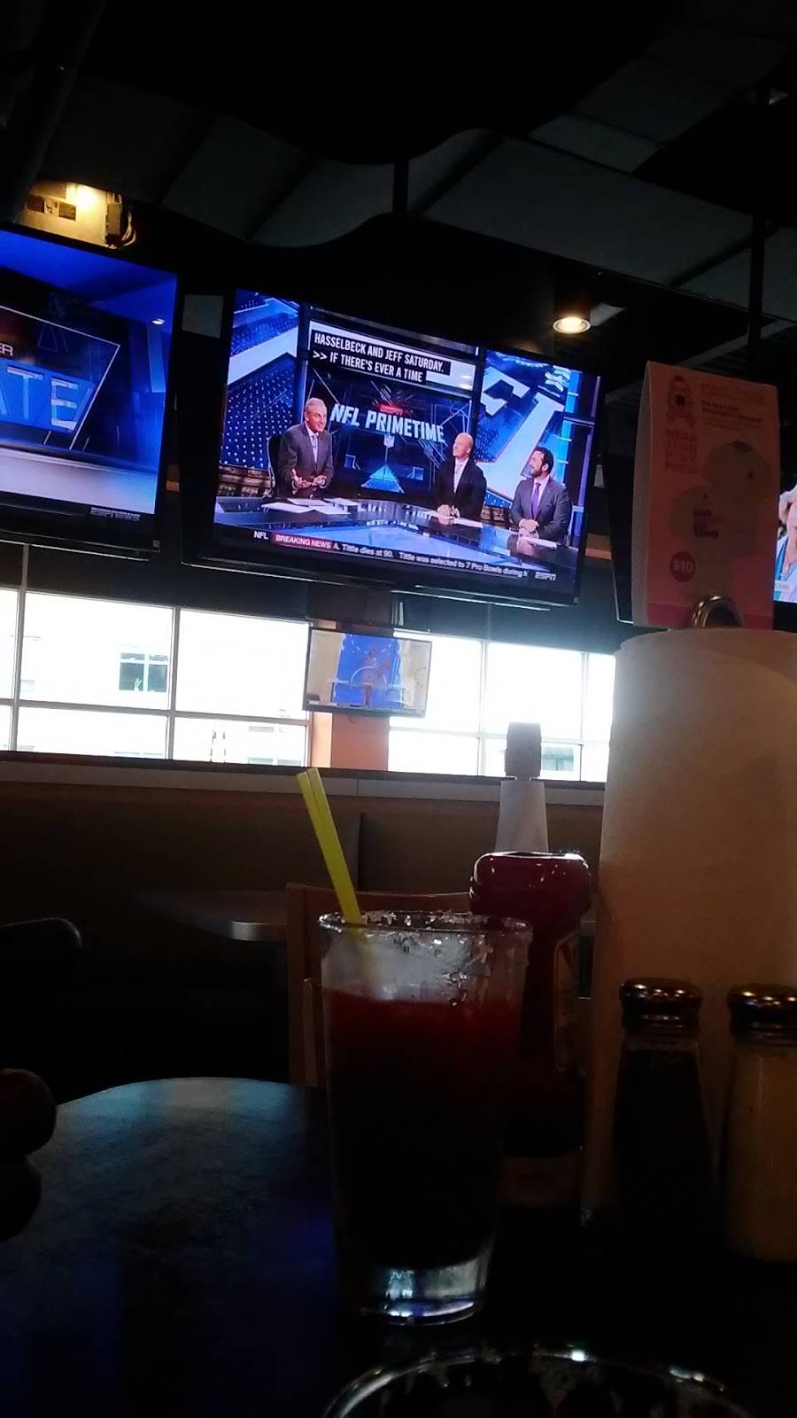 Buffalo Wings & Rings | restaurant | 3845 Village Ln, Lincoln, NE 68516, USA | 4022619464 OR +1 402-261-9464