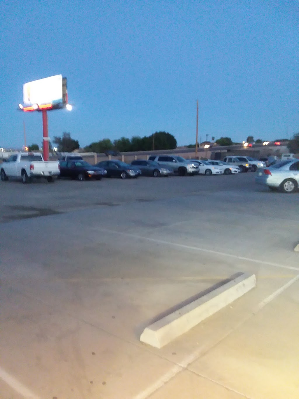 Jojo And Flors Cuisine | restaurant | 1730-1774 S Pacific Ave, Yuma, AZ 85365, USA | 9285802227 OR +1 928-580-2227