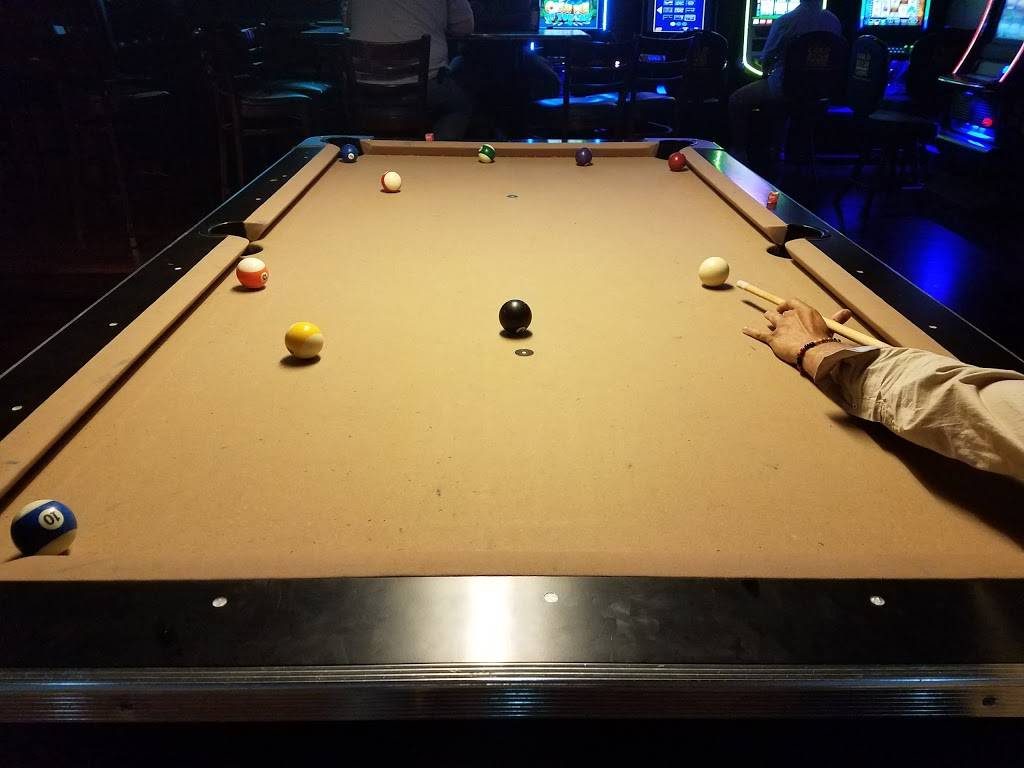 Slainte Irish Pub | restaurant | 7505 Madison St, Forest Park, IL 60130, USA | 7083664977 OR +1 708-366-4977