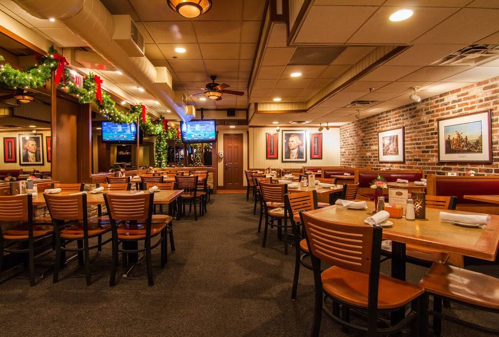 Lewis & Clarks Restaurant | restaurant | 217 S Main St, St Charles, MO 63301, USA | 6369473334 OR +1 636-947-3334