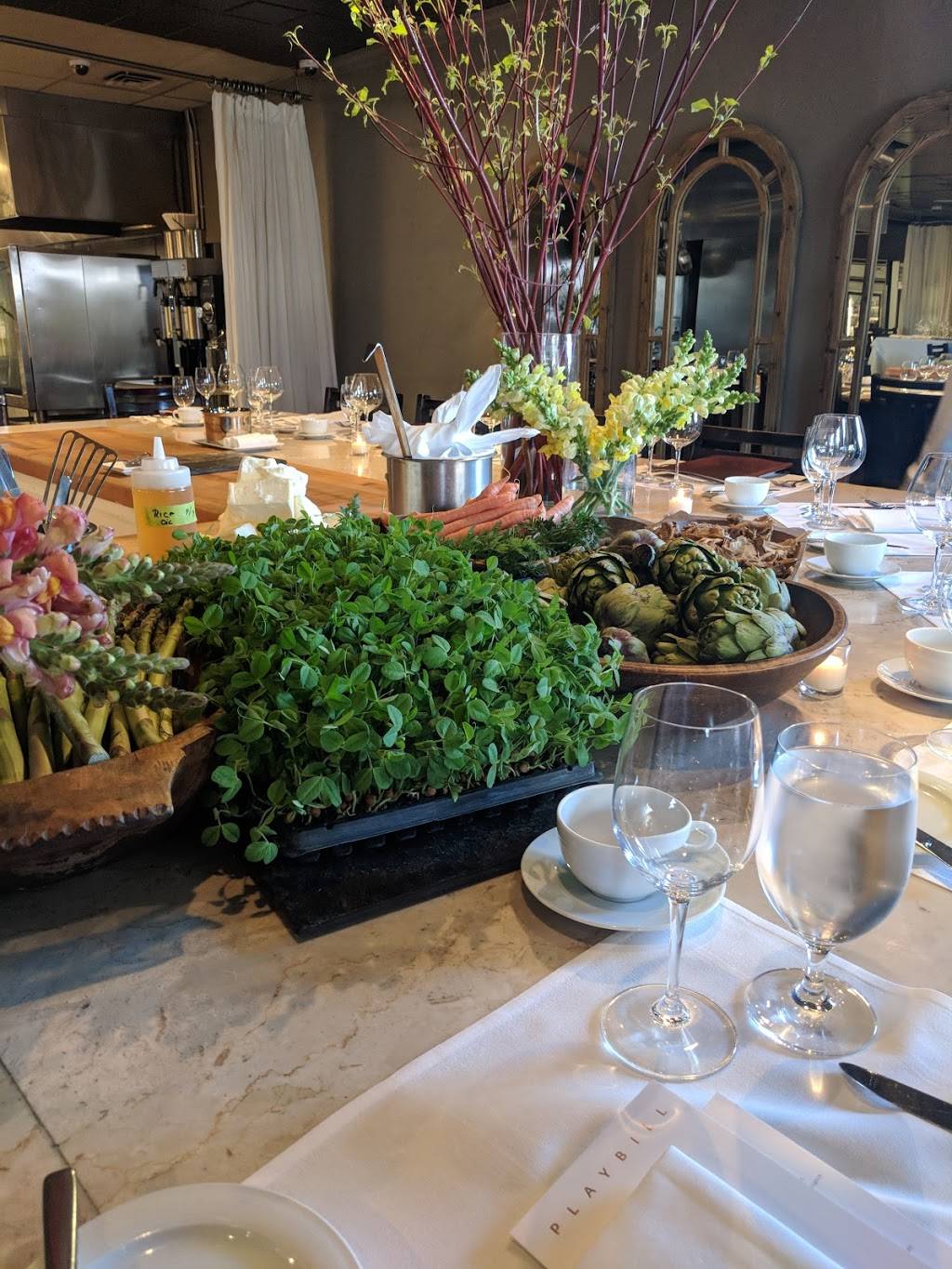 The Kitchen Restaurant | restaurant | 2225 Hurley Way, Sacramento, CA 95825, USA | 9165687171 OR +1 916-568-7171