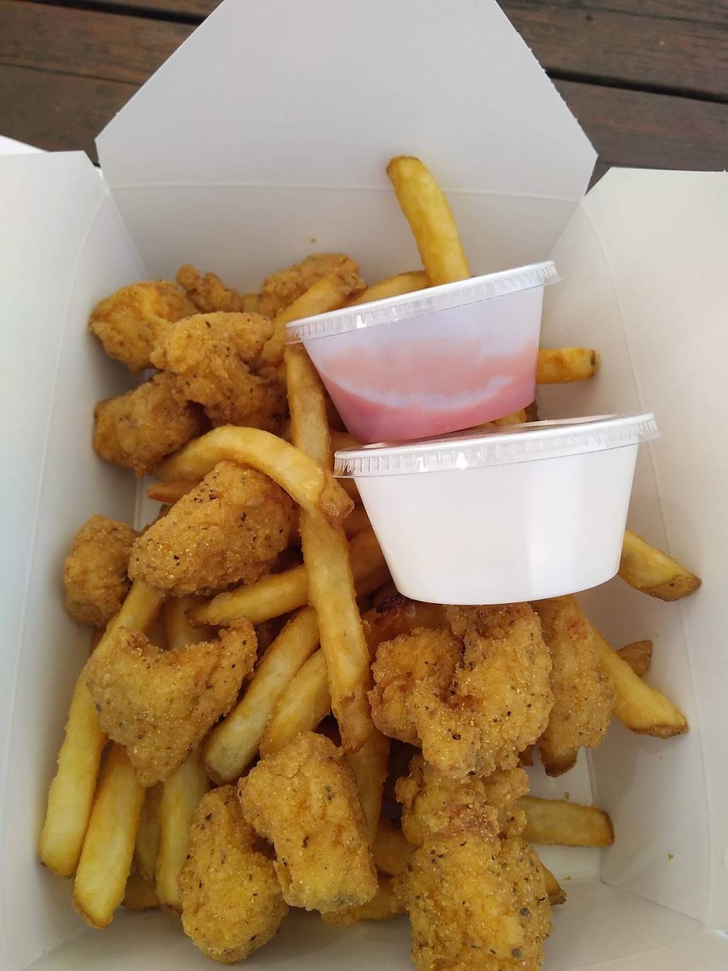 Pool Lobster at Goldthwaites | restaurant | 3 L.B. Orcutt Blvd, Biddeford Pool, ME 04006, USA | 2072845000 OR +1 207-284-5000