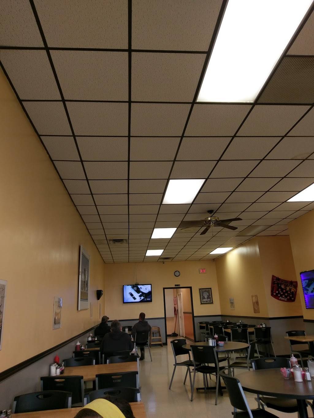 Stateline Diner | restaurant | 1340 W Main St, Danville, VA 24541, USA | 4347921535 OR +1 434-792-1535