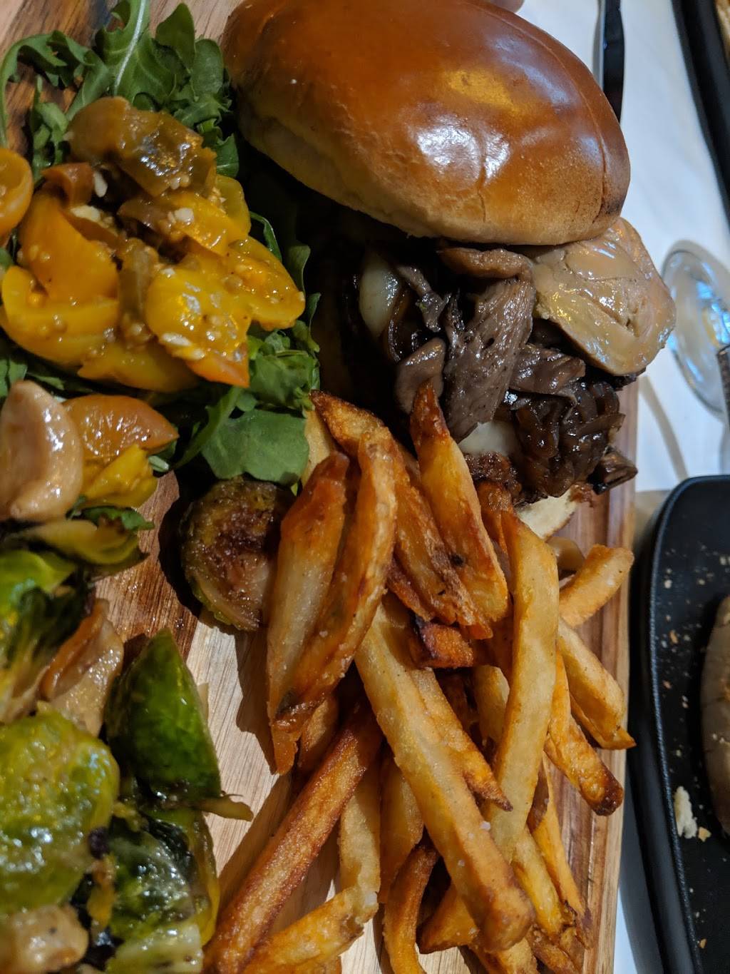 Château 13 | restaurant | 535 13th St W, Bradenton, FL 34205, USA | 9412260110 OR +1 941-226-0110