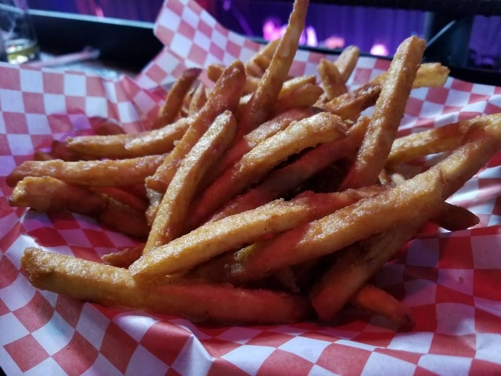 Sportsmens Tavern | restaurant | 326 Amherst St, Buffalo, NY 14207, USA | 7168747734 OR +1 716-874-7734