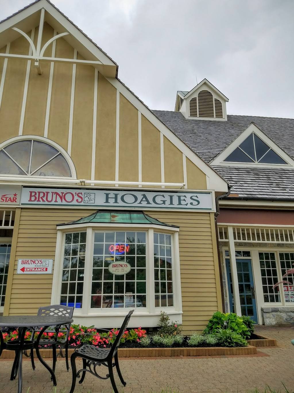 Brunos at Greenfield | meal takeaway | 555 Greenfield Rd, Lancaster, PA 17601, USA | 7173937827 OR +1 717-393-7827