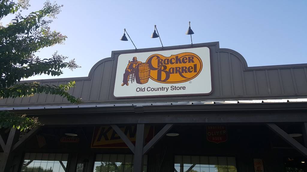 Cracker Barrel Old Country Store | restaurant | 1175 Palm Bay Rd NE, Melbourne, FL 32905, USA | 3219527555 OR +1 321-952-7555