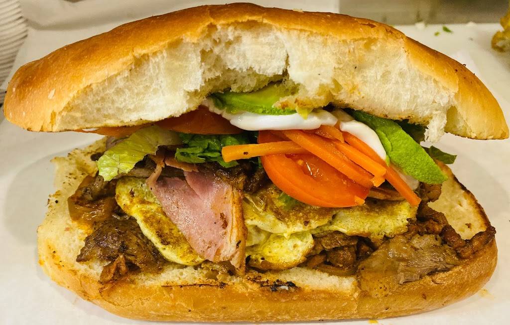 Ochoas outdoor Mexican food | restaurant | 406 SW Oak St, Hillsboro, OR 97123, USA | 9717329575 OR +1 971-732-9575