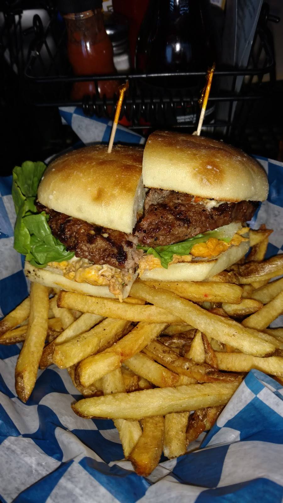 Blue Bull Tavern | restaurant | 1300 Sweet Home Rd, Amherst, NY 14228, USA | 7166883544 OR +1 716-688-3544