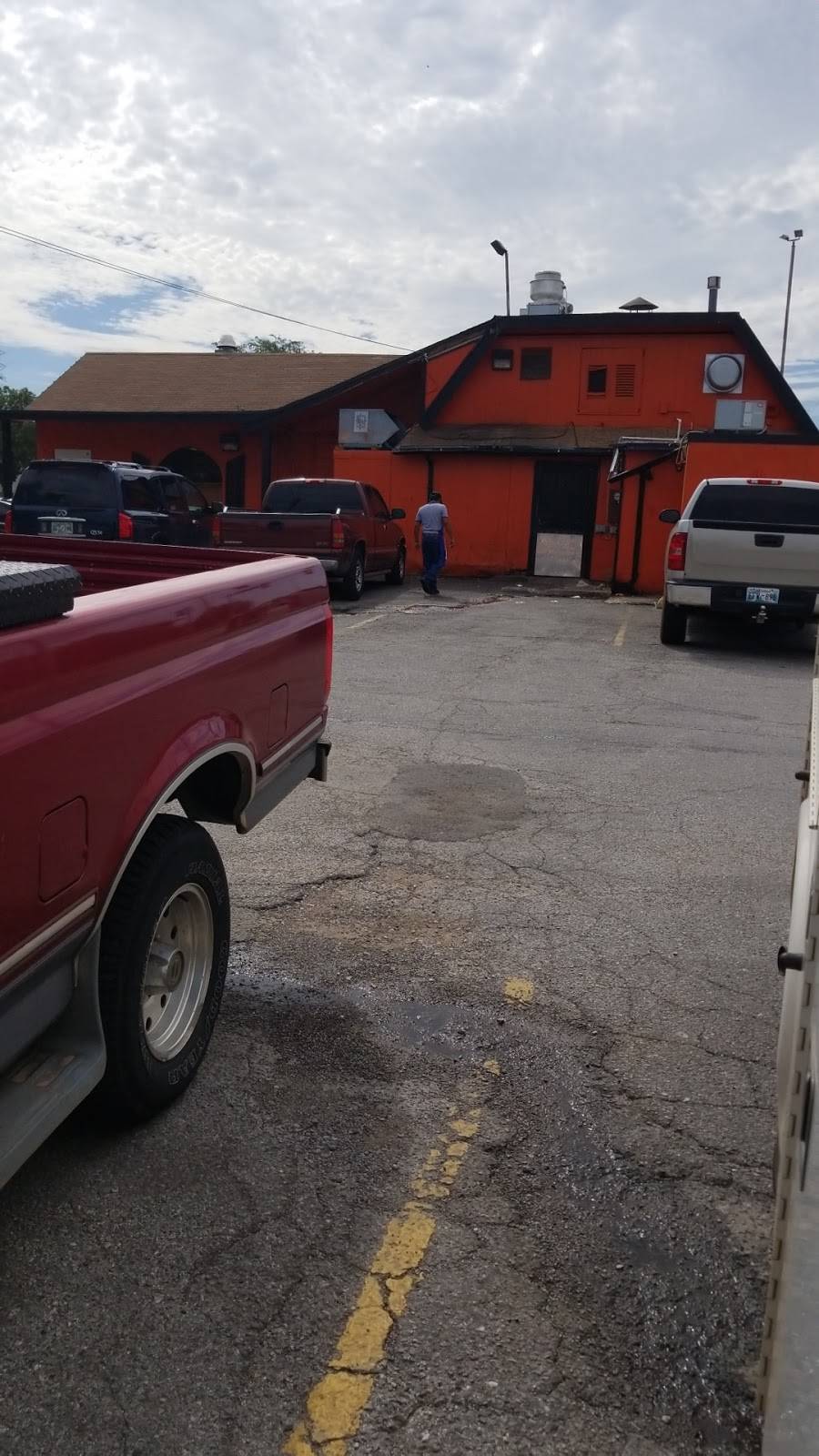 Chelinos Mexican Restaurant | restaurant | 427 SW Grand Blvd, Oklahoma City, OK 73109, USA | 4056361110 OR +1 405-636-1110