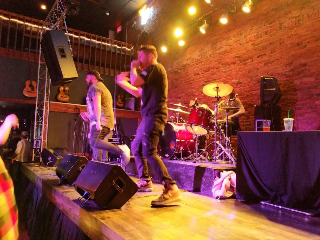 The Venue | restaurant | 110 W Maumee St, Angola, IN 46703, USA | 2606653922 OR +1 260-665-3922