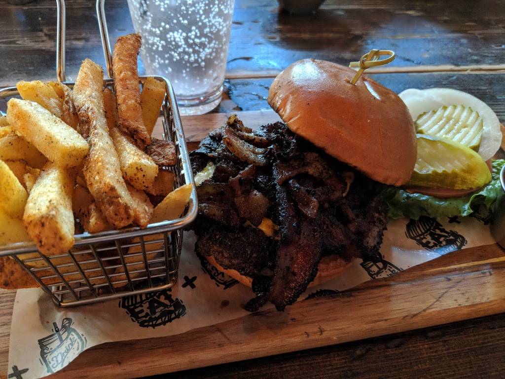 The Avenue Eat + Drink | restaurant | 330 1st Ave S, St. Petersburg, FL 33701, USA | 7278519531 OR +1 727-851-9531