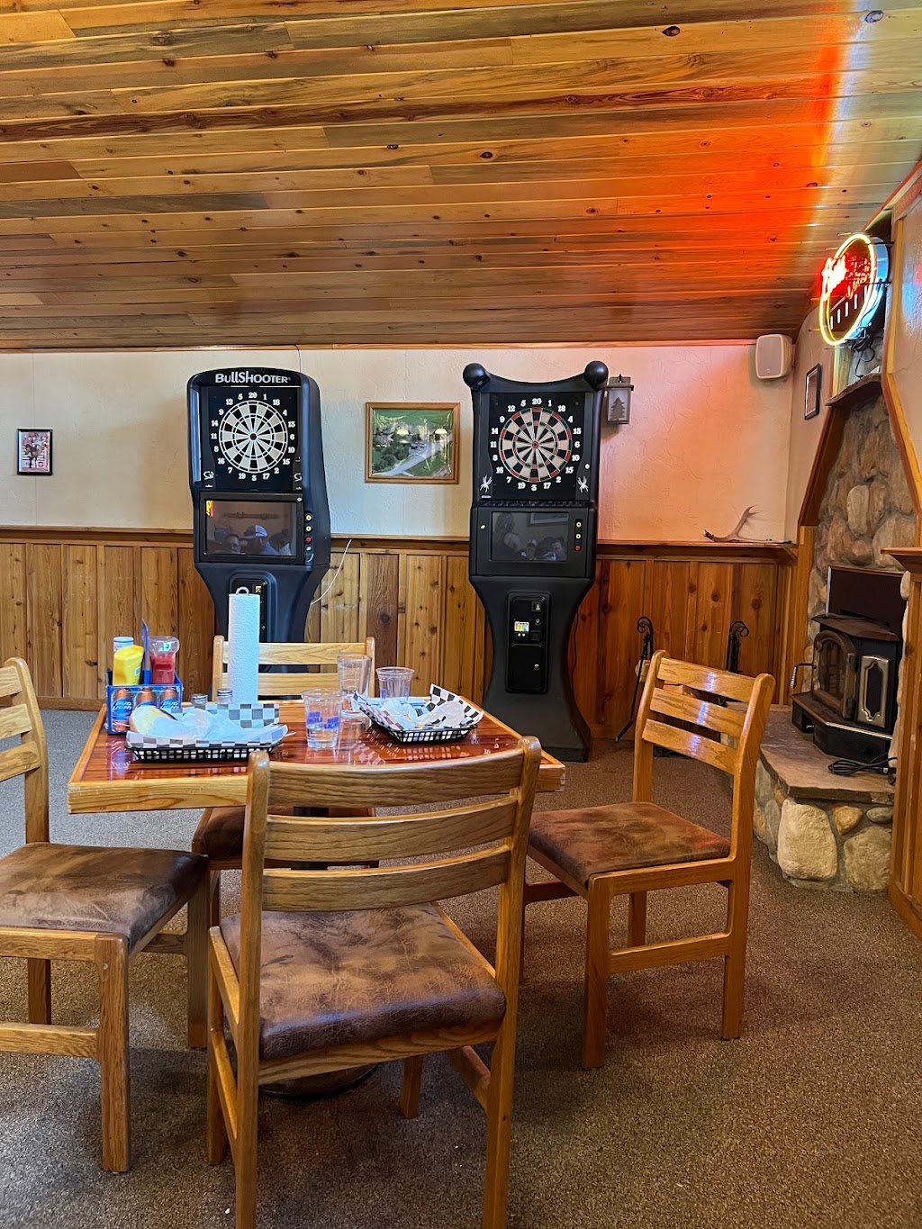 Wyarno Bar & Grill | restaurant | 1041 Wyarno Rd, Wyarno, WY 82845, USA | 3077374700 OR +1 307-737-4700