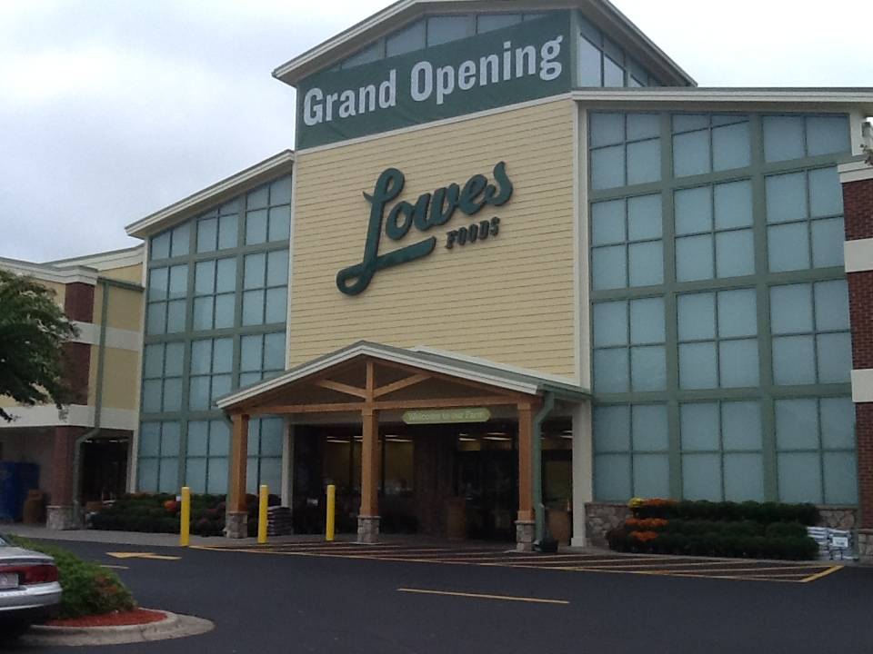 Lowes Foods | bakery | 5034 Peters Creek Pkwy, Winston-Salem, NC 27127, USA | 3367885600 OR +1 336-788-5600