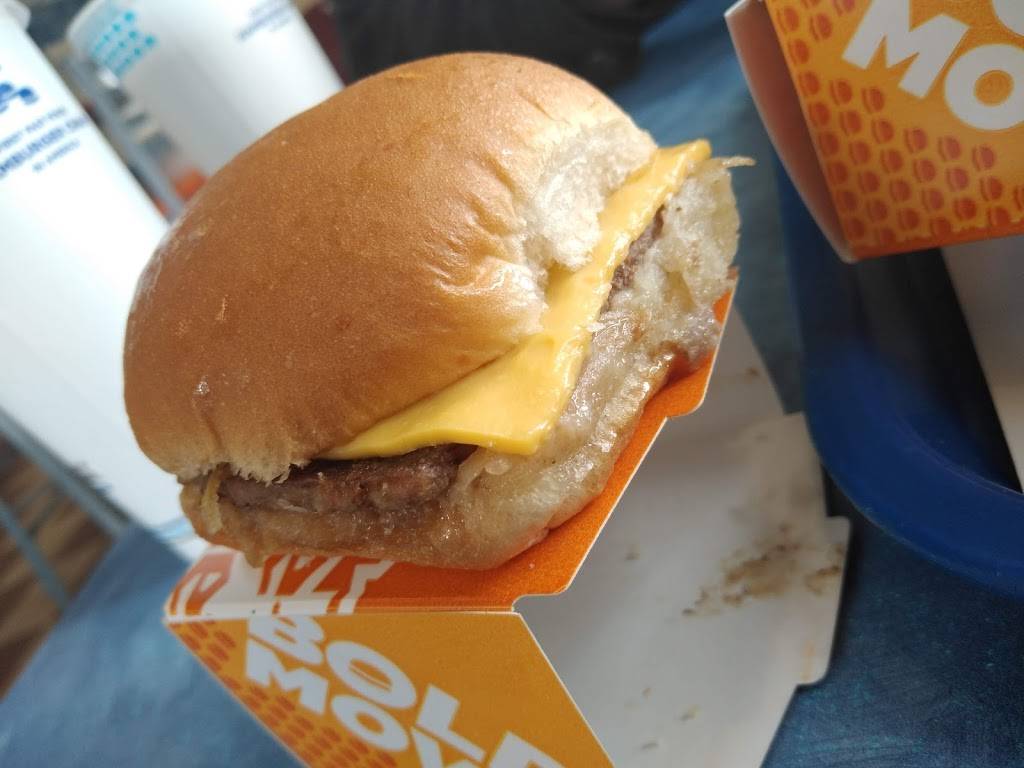 White Castle | restaurant | 6290 Grand Ave, Gurnee, IL 60031, USA | 8478559441 OR +1 847-855-9441