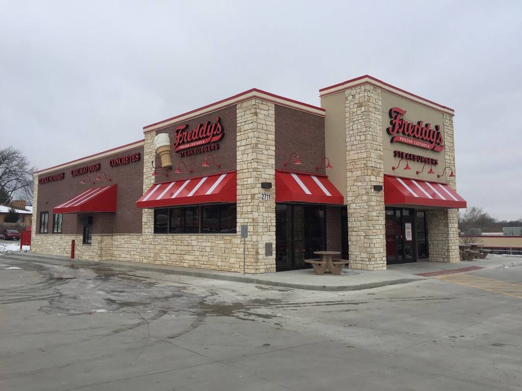 Freddys Frozen Custard & Steakburgers | restaurant | 2711 S 48th St, Lincoln, NE 68506, USA | 4022614277 OR +1 402-261-4277