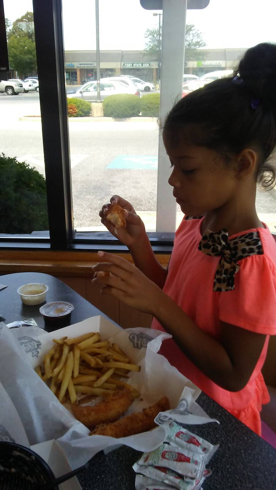 Hardees | restaurant | 50 Greentree Dr, Dover, DE 19904, USA | 3026748335 OR +1 302-674-8335