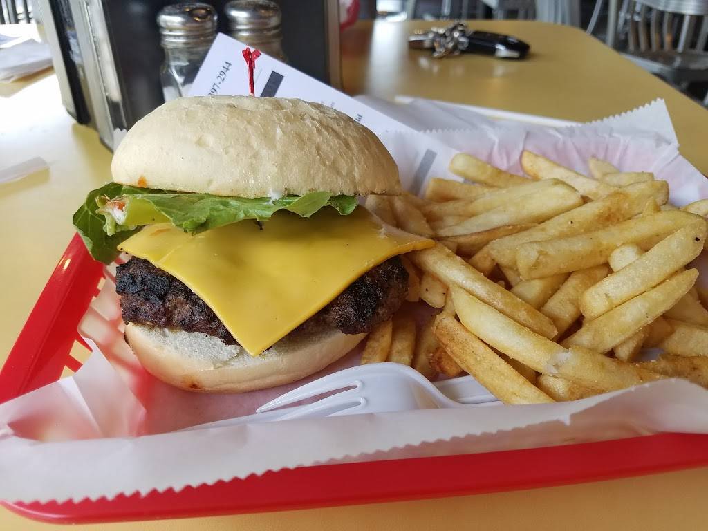 Tazys Burgers & Grill | restaurant | 4107 Oleander Dr, Wilmington, NC 28403, USA | 9103972944 OR +1 910-397-2944