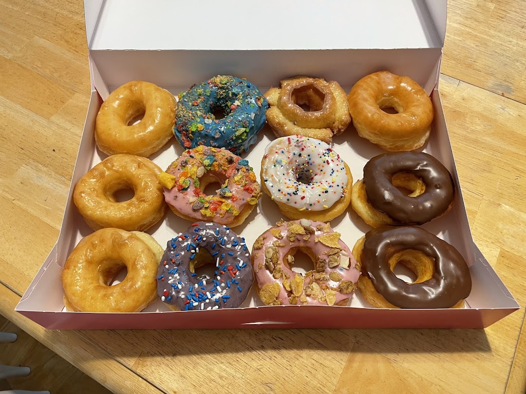 MINIE’s DONUTS / Cafe | bakery | 2219 W Ave N, San Angelo, TX 76904, USA | 3257166847 OR +1 325-716-6847