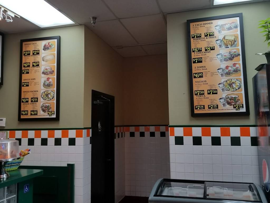 El Famous Burrito | restaurant | 14494 South La Grange Road, Orland Park, IL 60462, USA | 7084034661 OR +1 708-403-4661