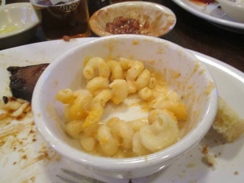 Tonys Butt Shack BBQ & Catering | restaurant | 2380 Water St, Peru, IL 61354, USA | 8152239890 OR +1 815-223-9890