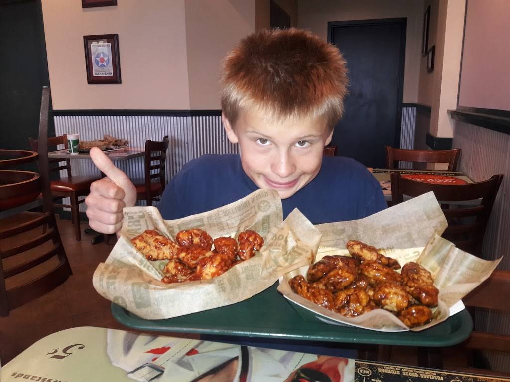 Wingstop | restaurant | 1180 Shingle Creek Xing, Brooklyn Center, MN 55430, USA | 7635859464 OR +1 763-585-9464