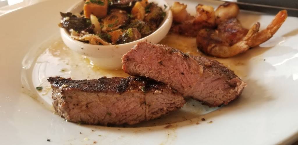 TGI Fridays | restaurant | 10320 Cascade Crossing, Brooklyn, OH 44144, USA | 2162670300 OR +1 216-267-0300