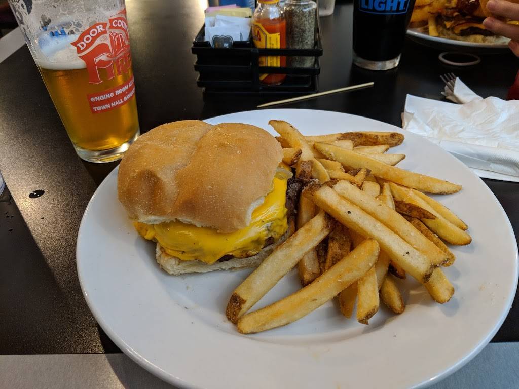 Door County Fire Company | restaurant | 38 S 3rd Ave, Sturgeon Bay, WI 54235, USA | 9208180625 OR +1 920-818-0625