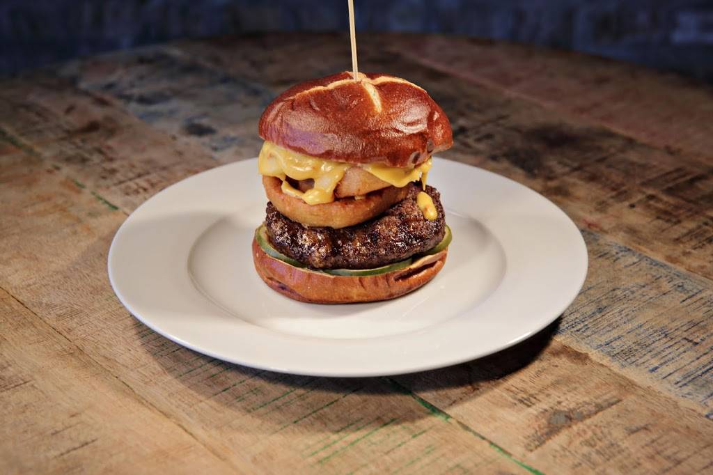 The Vine - Martini & Wine Bar | restaurant | 101 Center St, Grayslake, IL 60030, USA | 8475430900 OR +1 847-543-0900