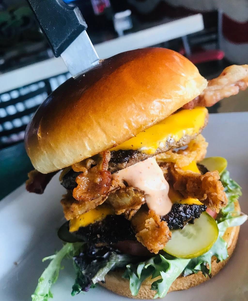 Graffiti Junktion College Park | restaurant | 2401 Edgewater Dr, Orlando, FL 32804, USA | 4073771961 OR +1 407-377-1961