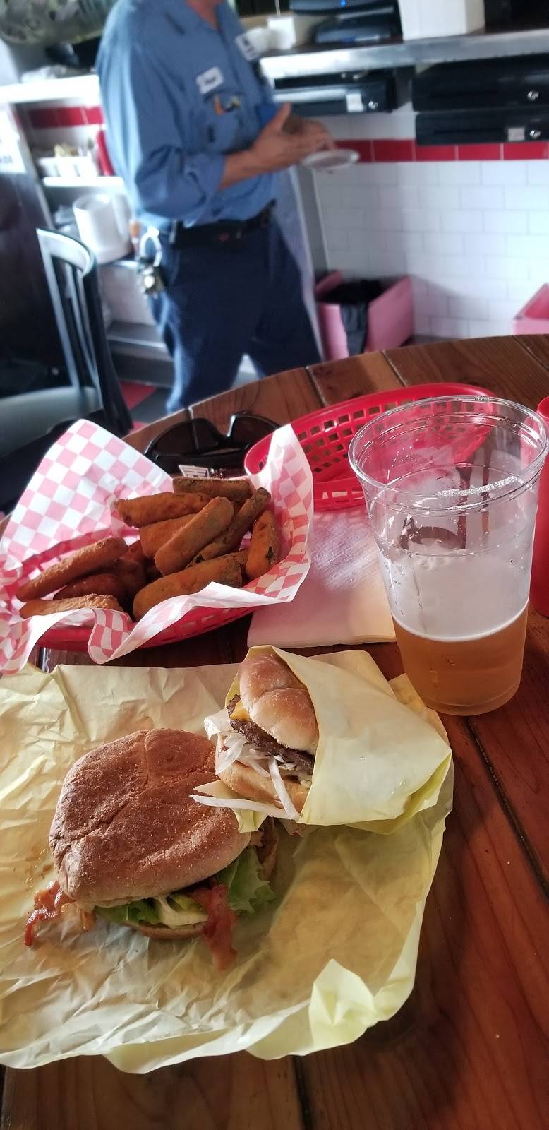 Angelos Hamburgers | restaurant | 511 S State College Blvd, Anaheim, CA 92806, USA | 7145331401 OR +1 714-533-1401