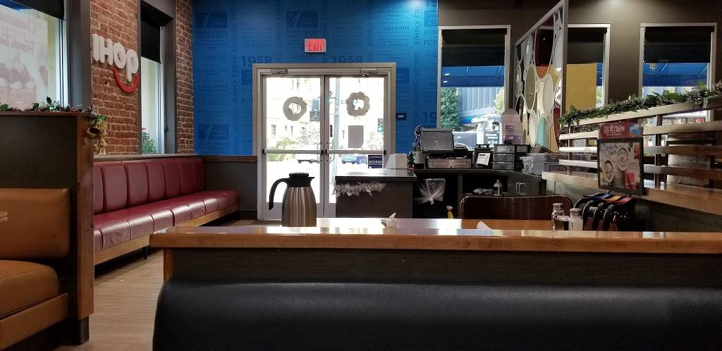 IHOP | restaurant | 5655 Wilshire Blvd, Los Angeles, CA 90036, USA | 3232974467 OR +1 323-297-4467
