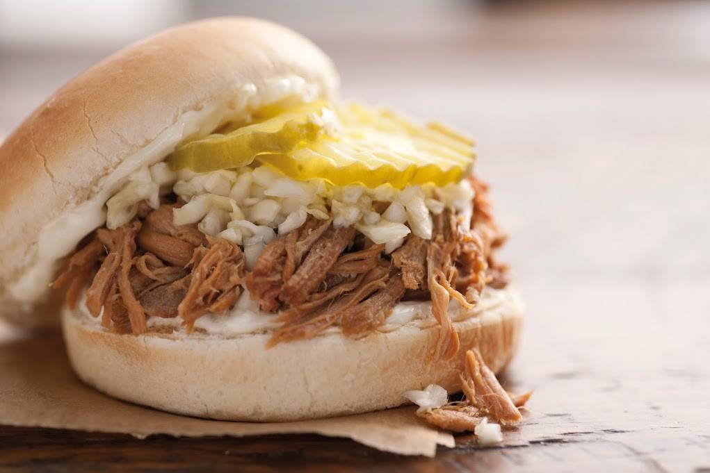 Ricks Barbecue | restaurant | 212 Cox Creek Pkwy, Florence, AL 35630, USA | 2567660833 OR +1 256-766-0833