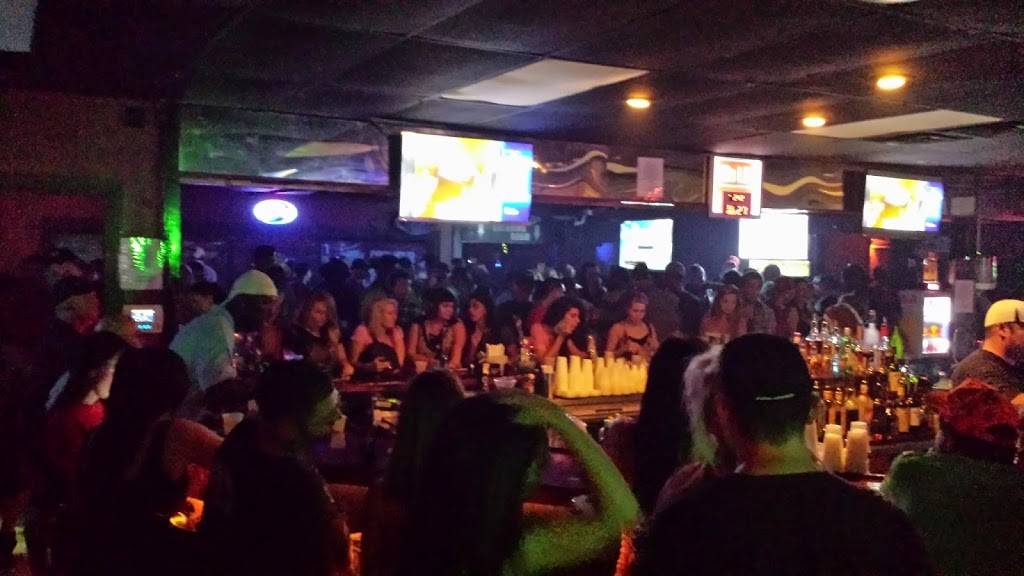 Mile High Club Bar & Grill | restaurant | 2308 Airport Blvd, Cayce, SC 29033, USA | 8039260110 OR +1 803-926-0110