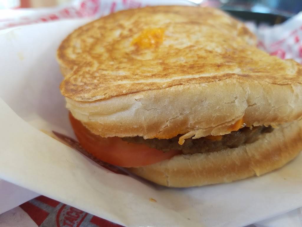 Jack in the Box | restaurant | 2277 W Sam Houston Pkwy N, Houston, TX 77043, USA | 7138277618 OR +1 713-827-7618